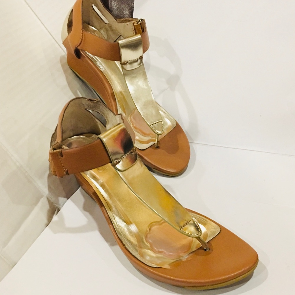 Kenneth Cole Reaction Sandals - 8M Whiskey & Gold